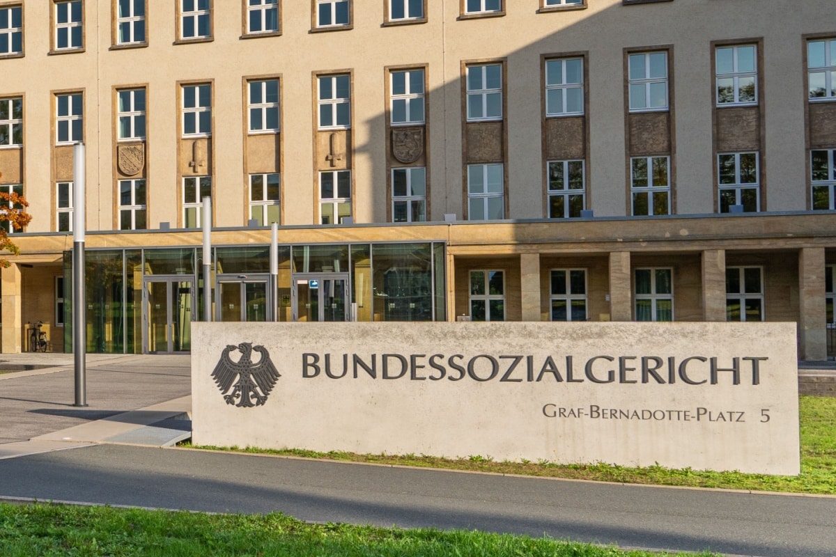 Frontansicht des Bundessozialgerichts, symbolisch für Entscheidung zum Bürgergeld
