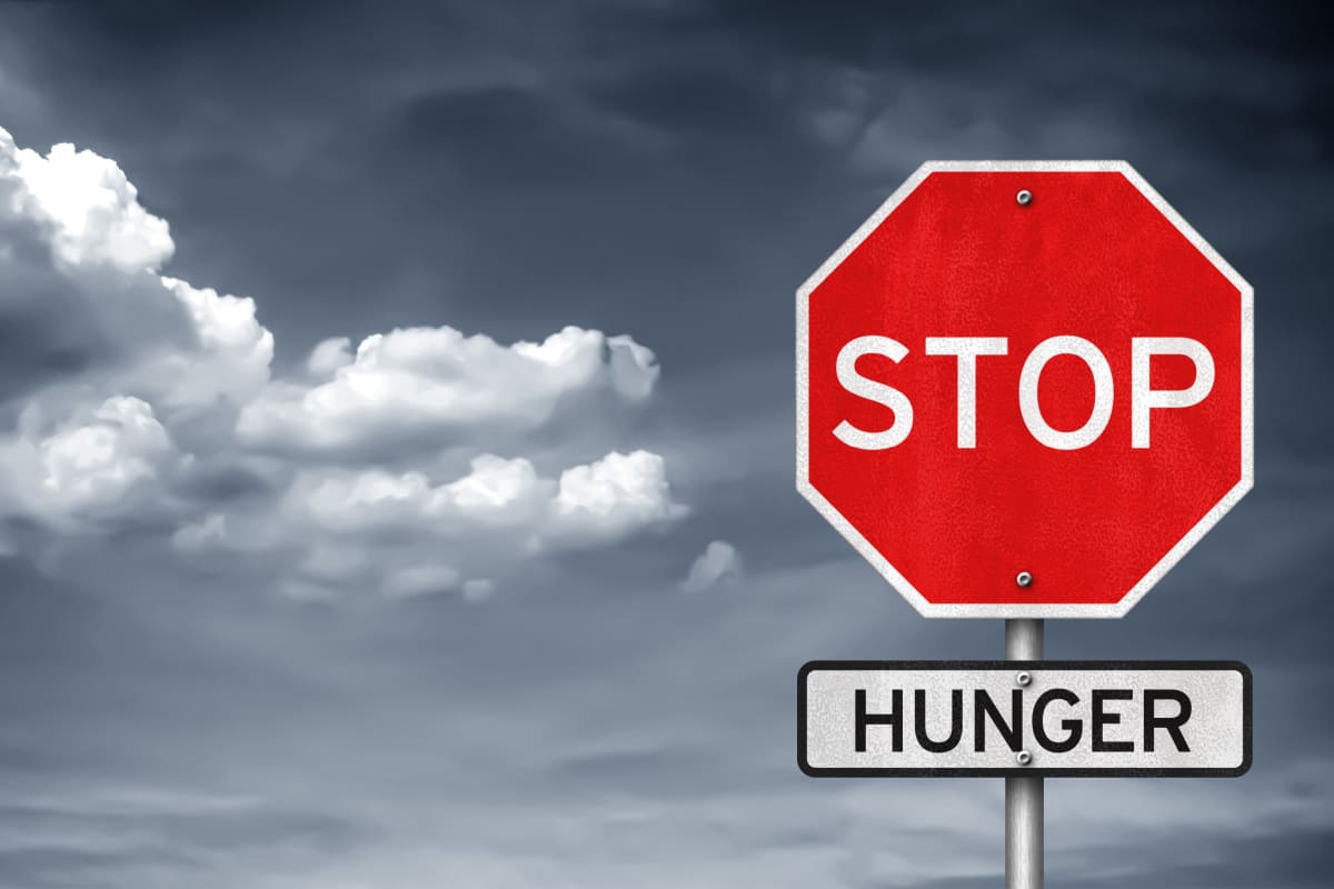Stop Schild und Hunger