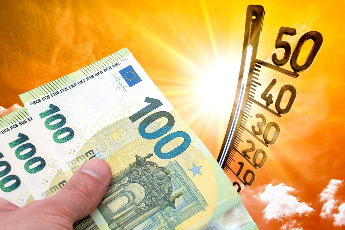 Illustration eines Thermometers das Hitze anzeigt mit 300 Euro im Vordergrund