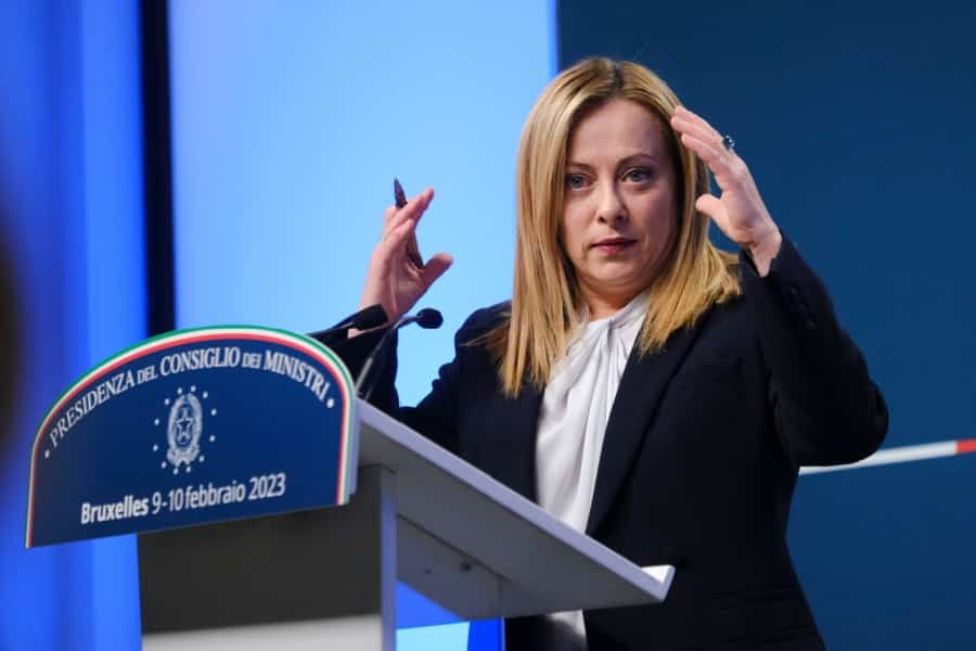 Giorgia Meloni - Ministerpräsidentin Italien kippt Bürgergeld