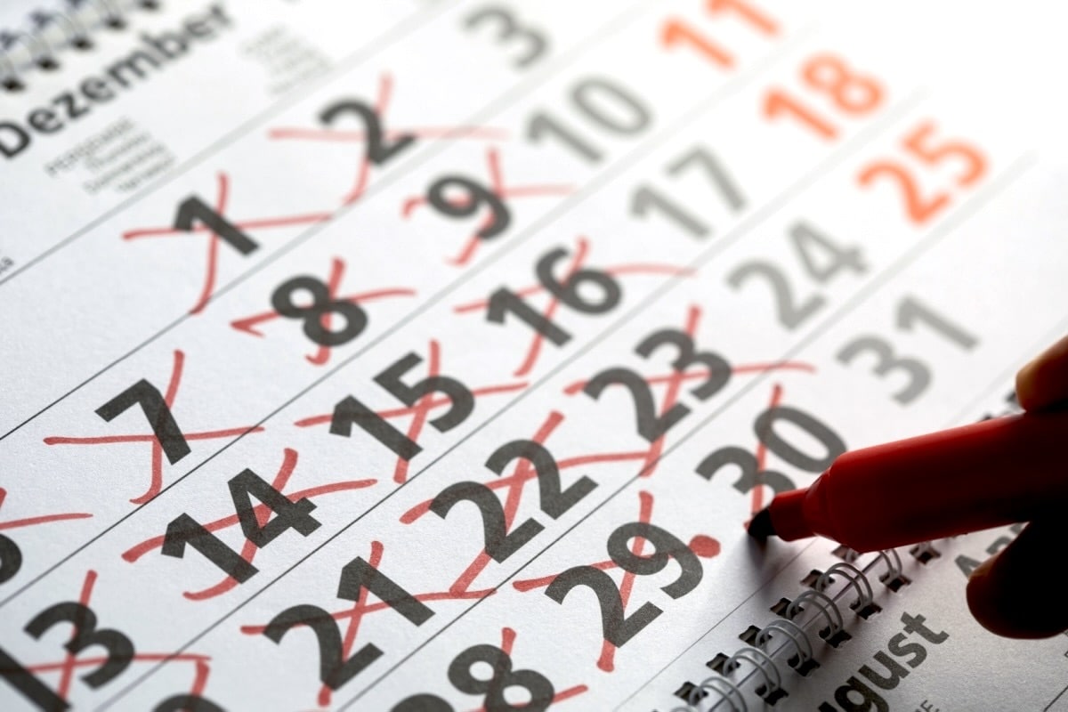 Kalender mit markiertem Monatsletzten als Frist für den Bürgergeld-Antrag
