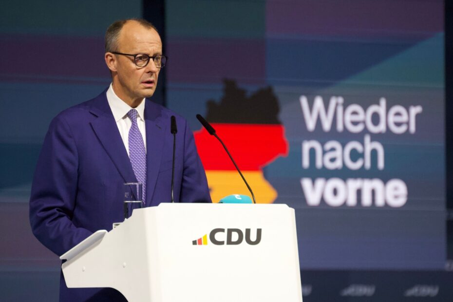 CDU Friedrich Merz am Rednerpult