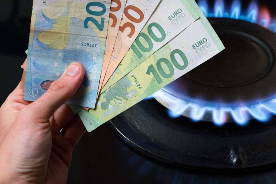 Euro Banknoten über Gas-Brenner