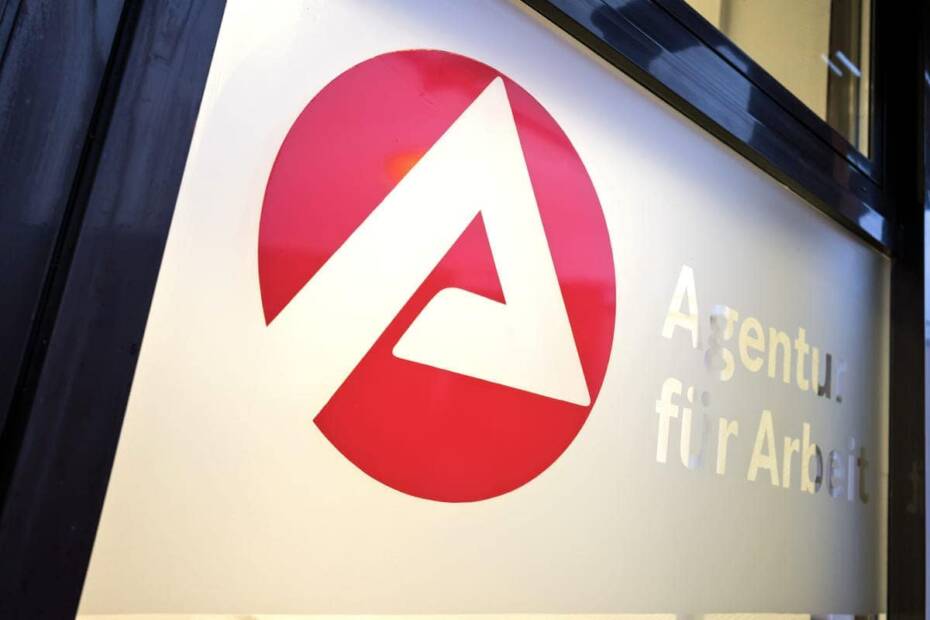 Eingang Agentur für Arbeit Logo