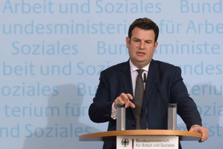 Bundesarbeitsminister gibt Kontra zur Kritik gegen Bürgergeld Erhöhung 2024