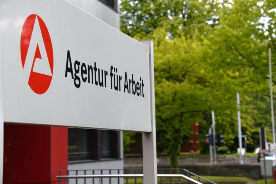 Schild der Agentur für Arbeit