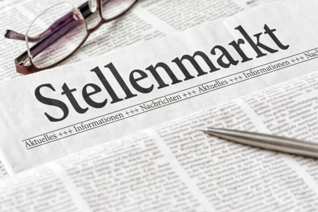 Stellenazeigen in einer Zeitung