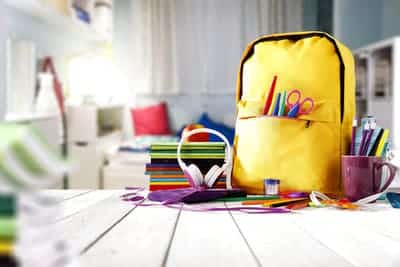 Schultasche mit Schulbedarf