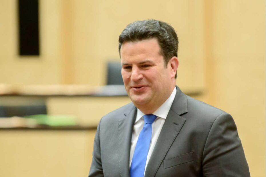 Bundesarbeitsminister Hubertus Heil (SPD) lobt das Bürgergeld