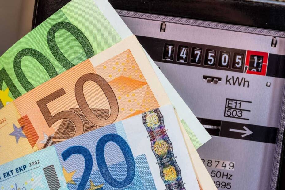 Stromzähler und Euro-Banknoten