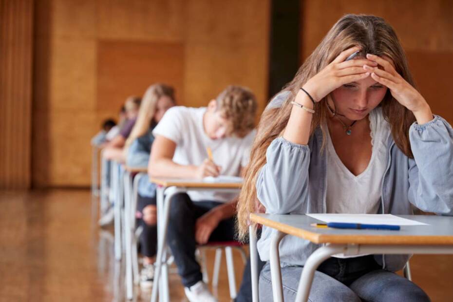 Schüler bei der Abschlussprüfung