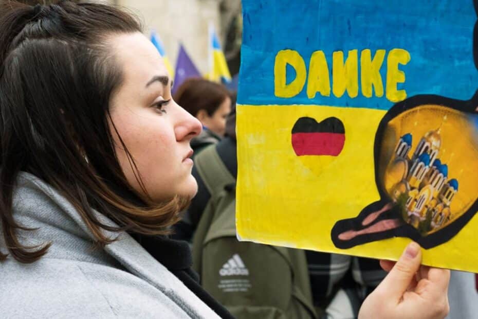 Ukraine Flagge mit Danke Deutschland Flagge